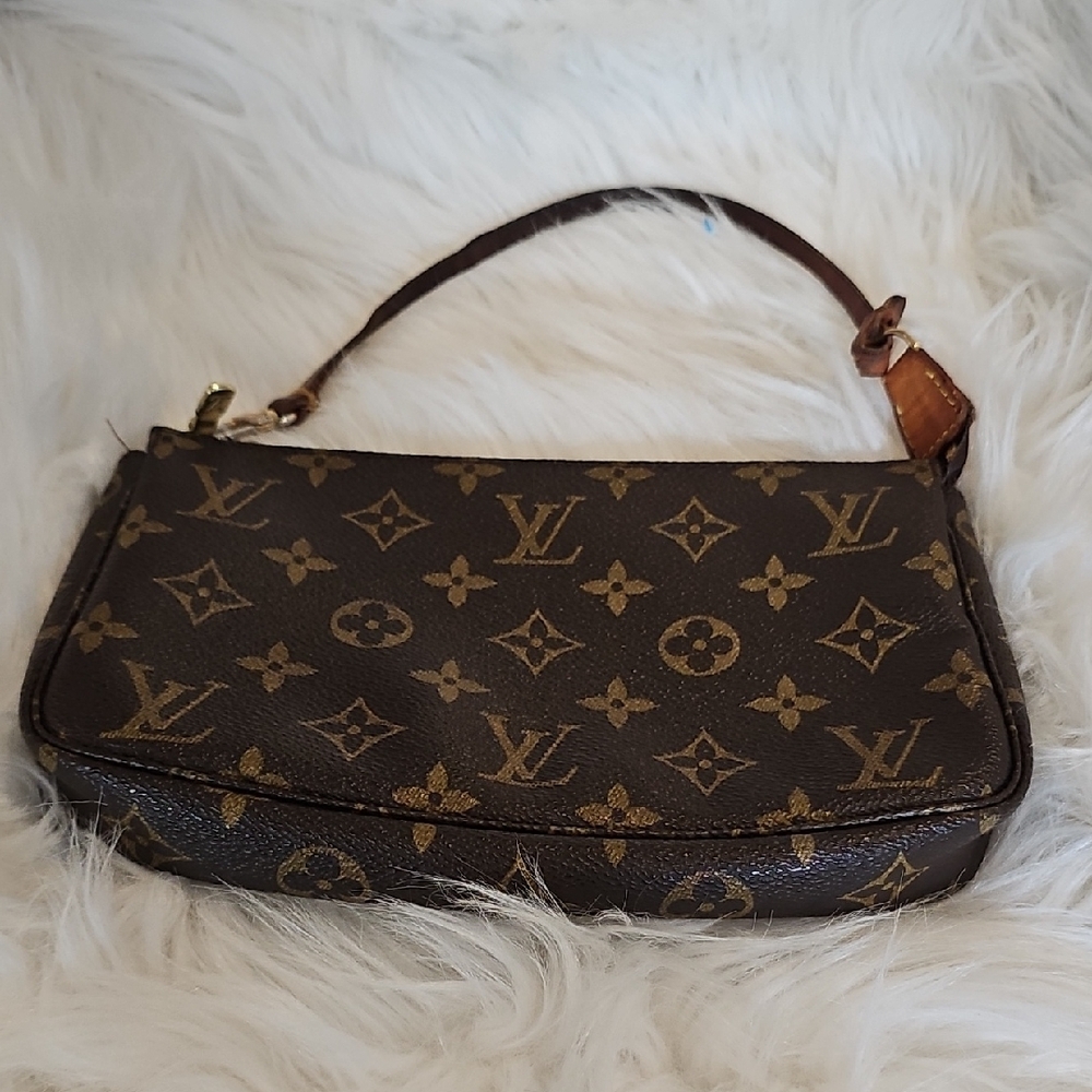 Louis Vuitton Pochette - Picture 2 of 13